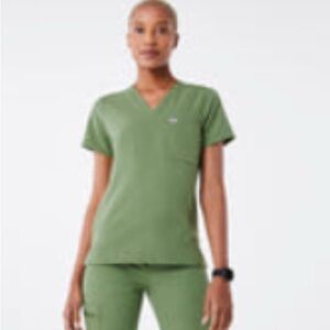 women's Fern Catarina Petite - One-Pocket Scrub Top